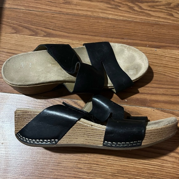 Dansko Shoes - Dansko Women's Black Wedge Velcro Side Close Sandals